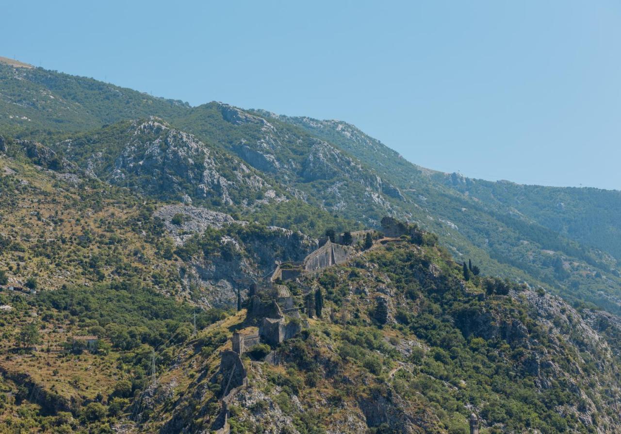 Berge Apartments Kotor Exteriér fotografie